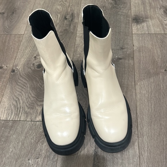 Zara Genuine Leather Lug sole Booties - Picture 5 of 5